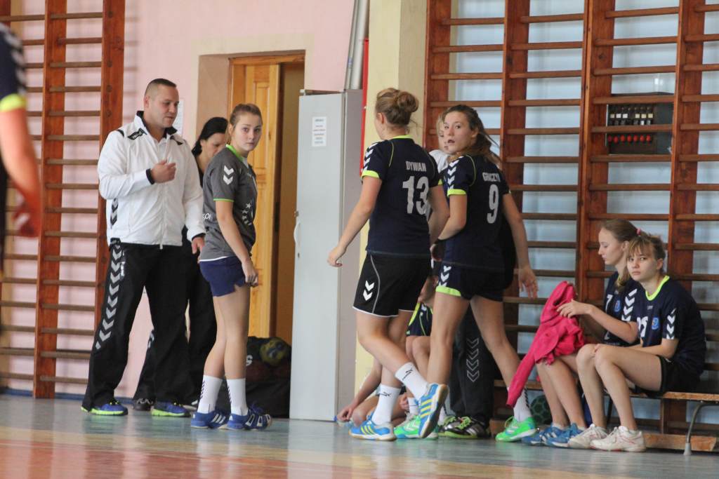 Dziewczęta: EuCo UKS - UKS Handball 28 21:16