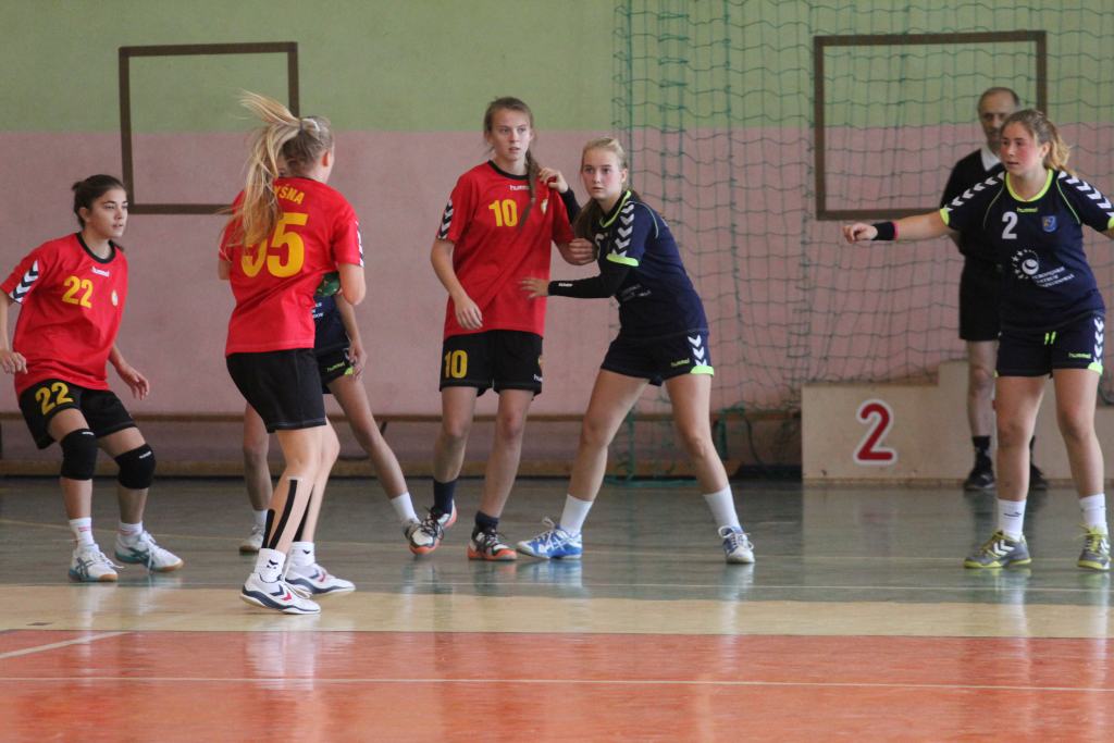 Dziewczęta: EuCo UKS - UKS Handball 28 21:16