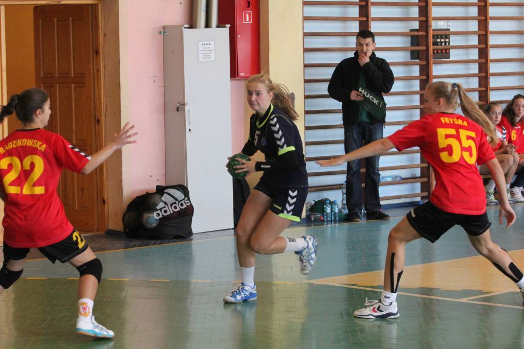 Dziewczęta: EuCo UKS - UKS Handball 28 21:16