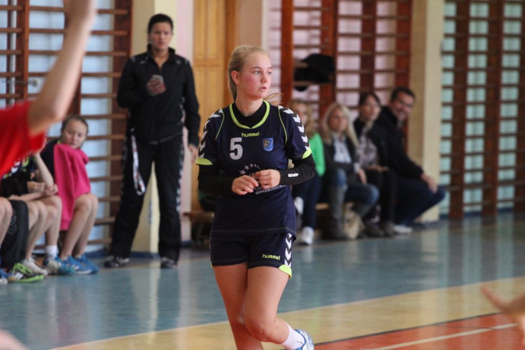 Dziewczęta: EuCo UKS - UKS Handball 28 21:16