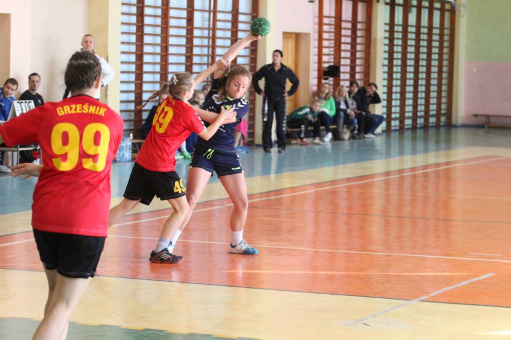 Dziewczęta: EuCo UKS - UKS Handball 28 21:16