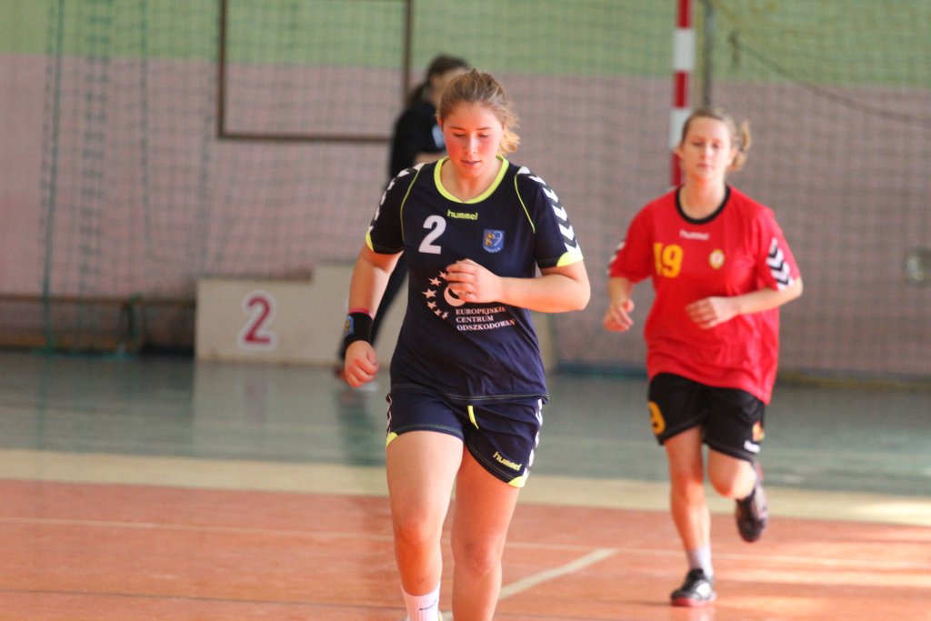 Dziewczęta: EuCo UKS - UKS Handball 28 21:16