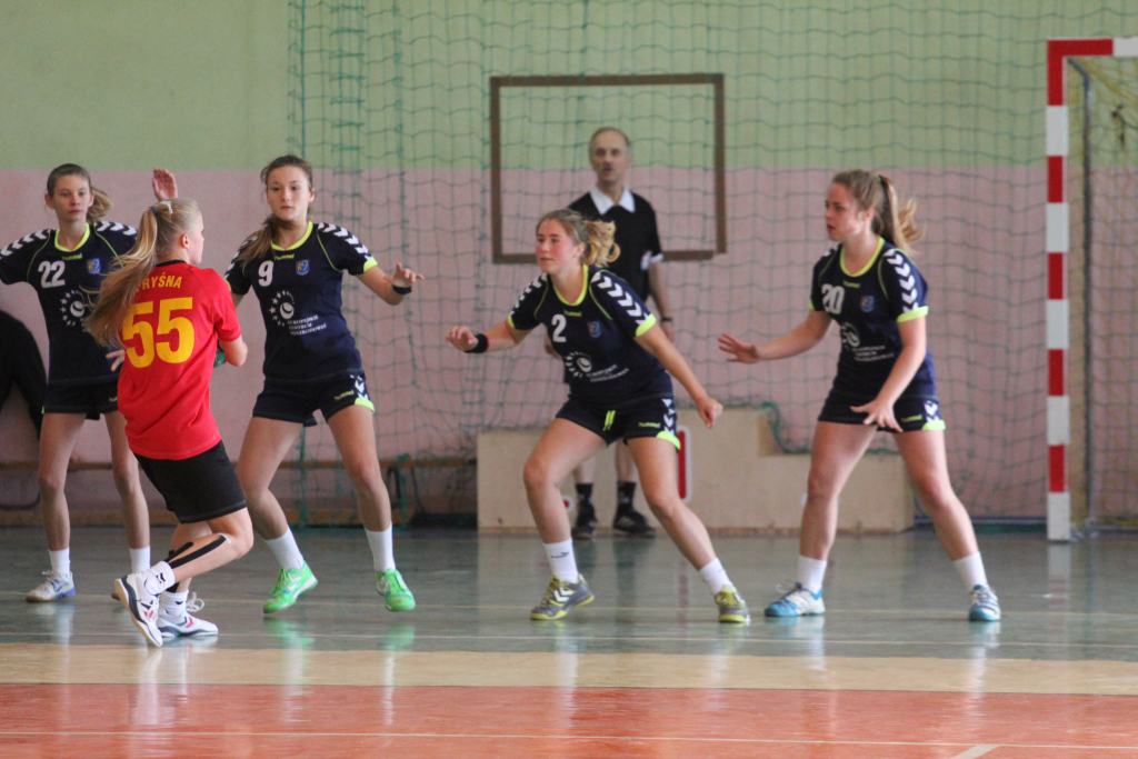 Dziewczęta: EuCo UKS - UKS Handball 28 21:16