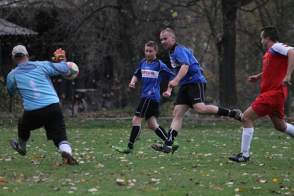 Klasa B: Błękitni - Victoria 7:0