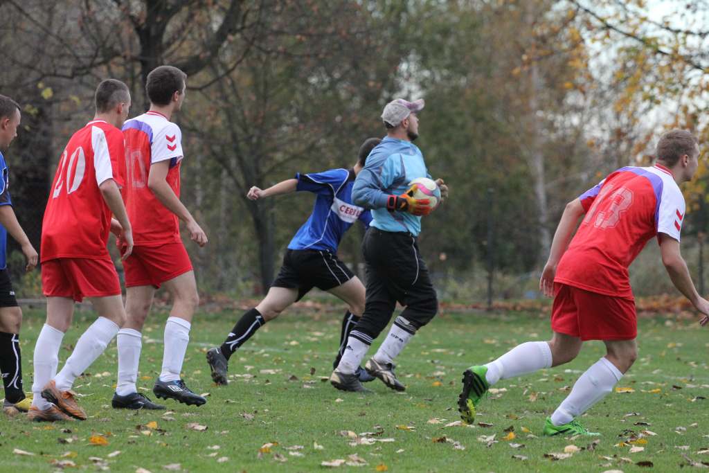 Klasa B: Błękitni - Victoria 7:0