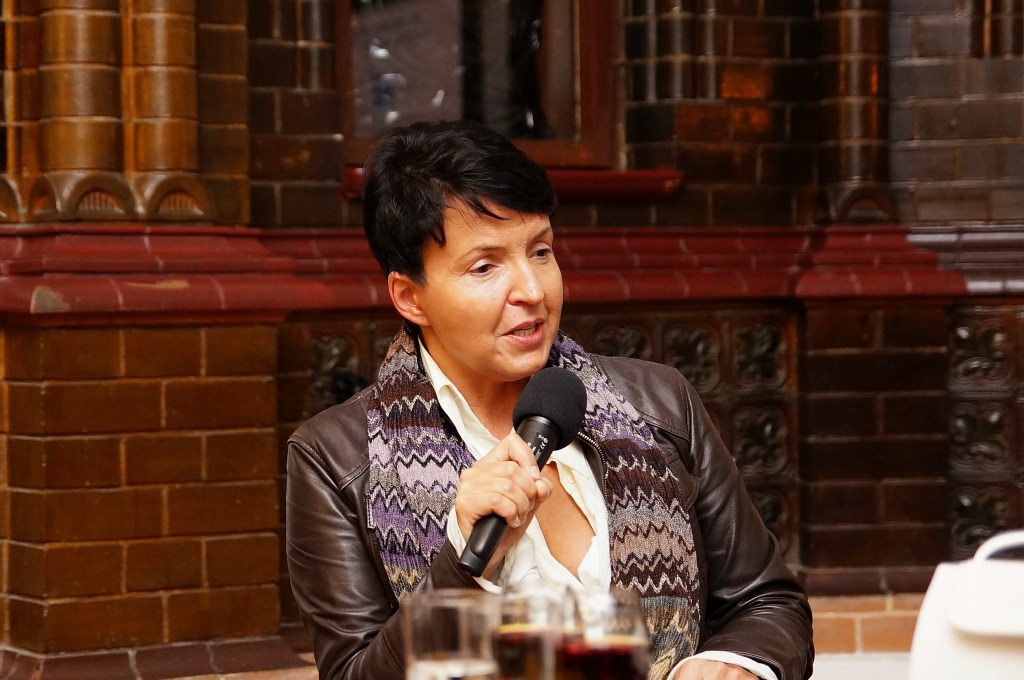 „Mieć biust jak C.C.