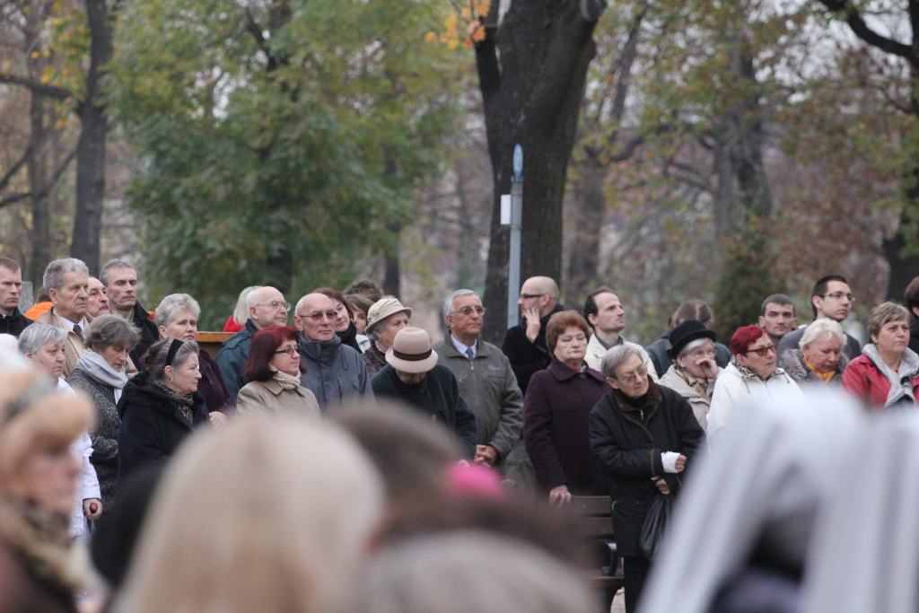 Msza Święta na legnickim cmentarzu