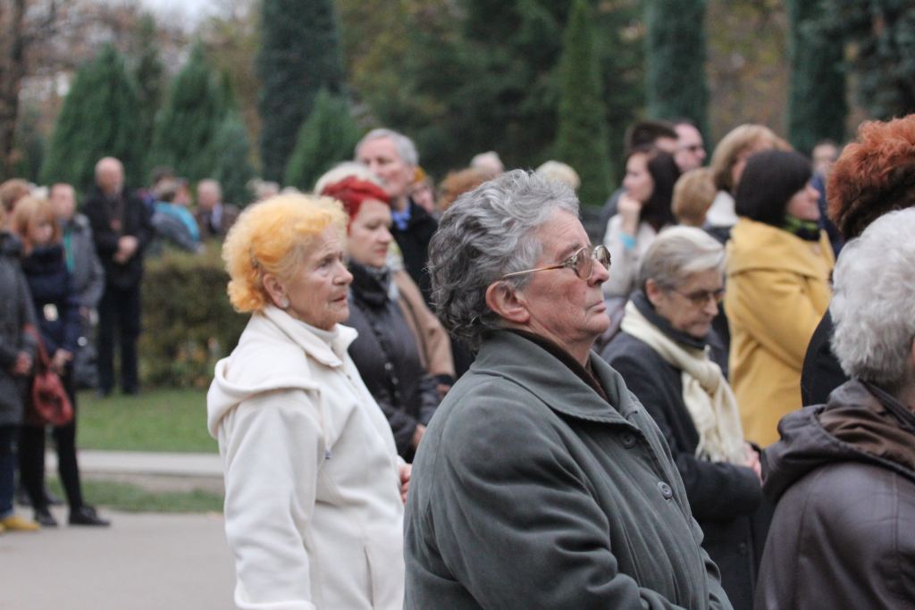 Msza Święta na legnickim cmentarzu