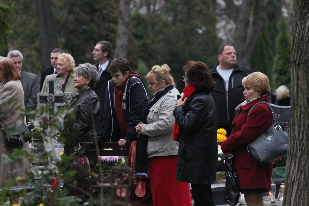 Msza Święta na legnickim cmentarzu