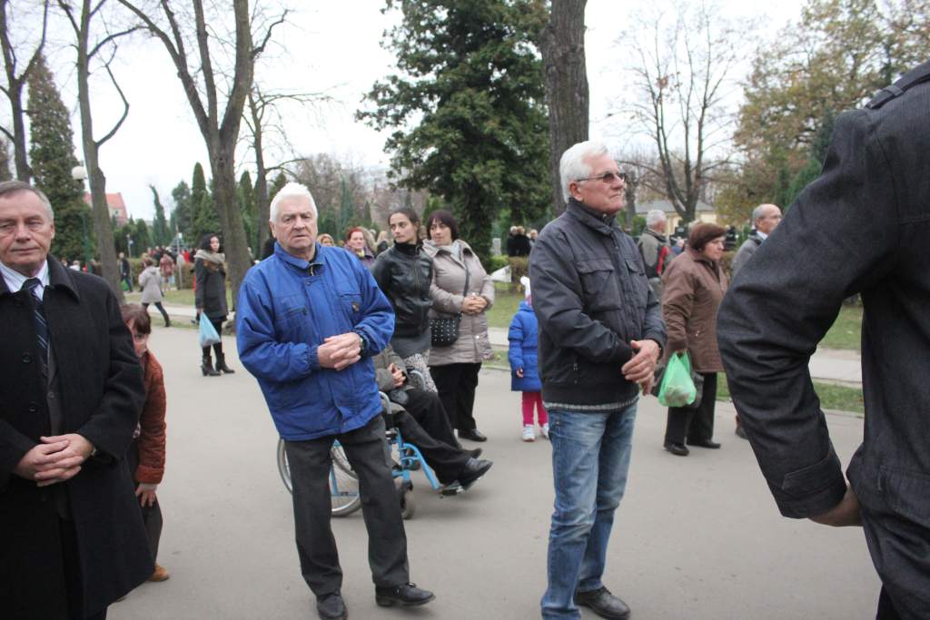 Msza Święta na legnickim cmentarzu