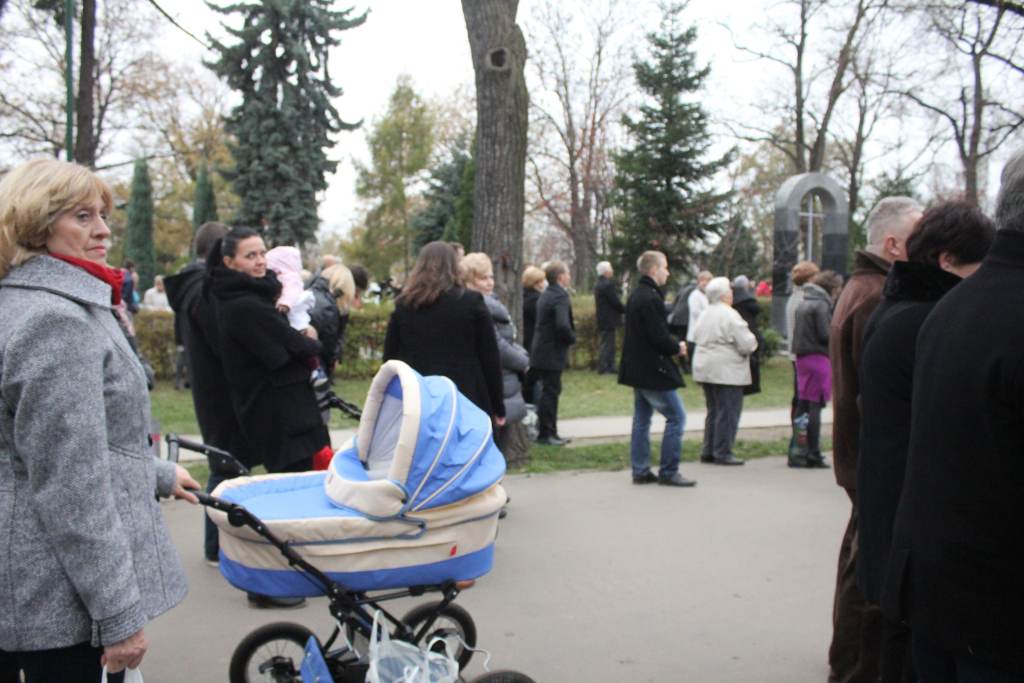 Msza Święta na legnickim cmentarzu
