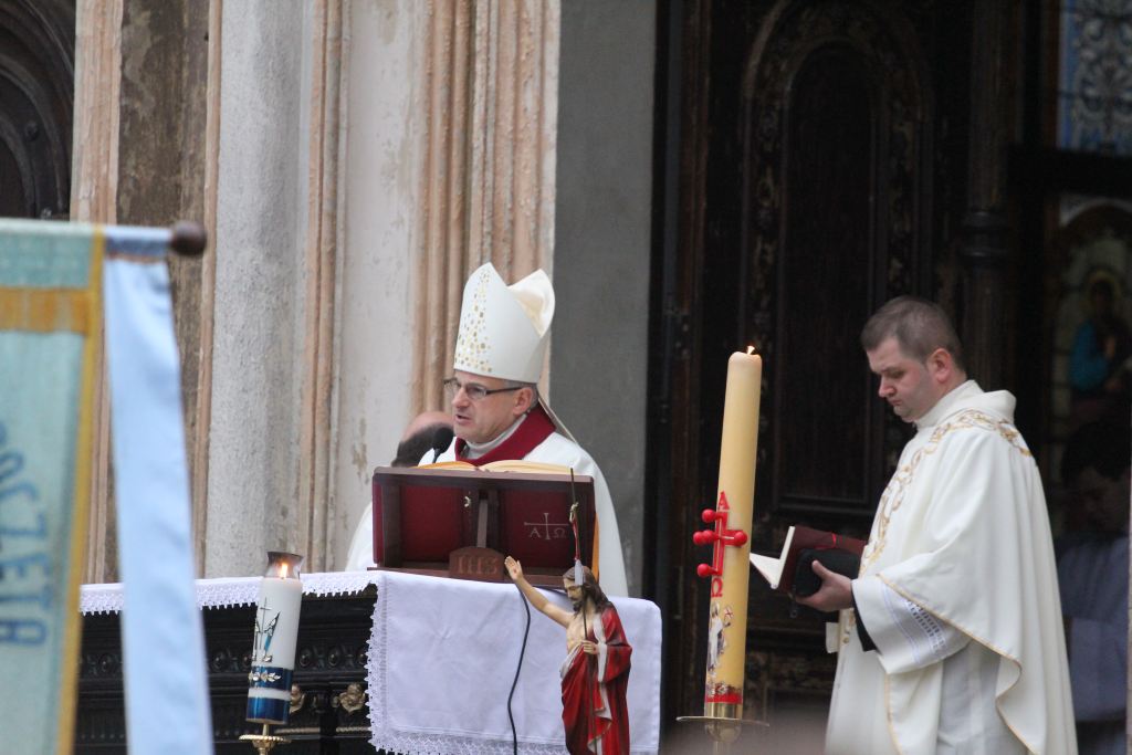 Msza Święta na legnickim cmentarzu