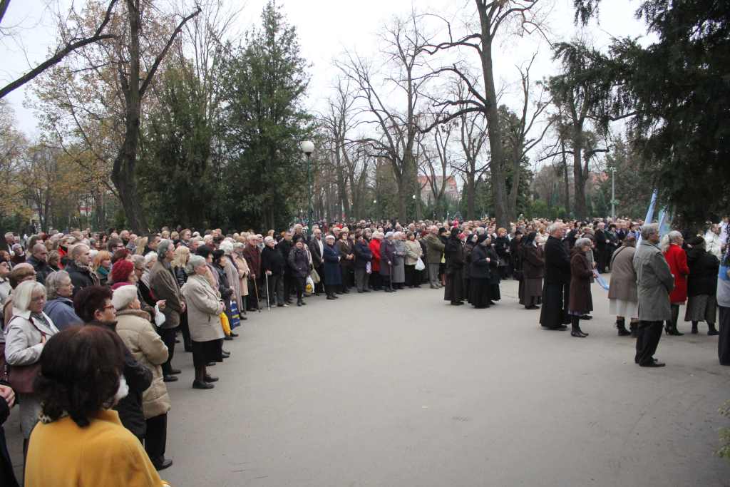 Msza Święta na legnickim cmentarzu