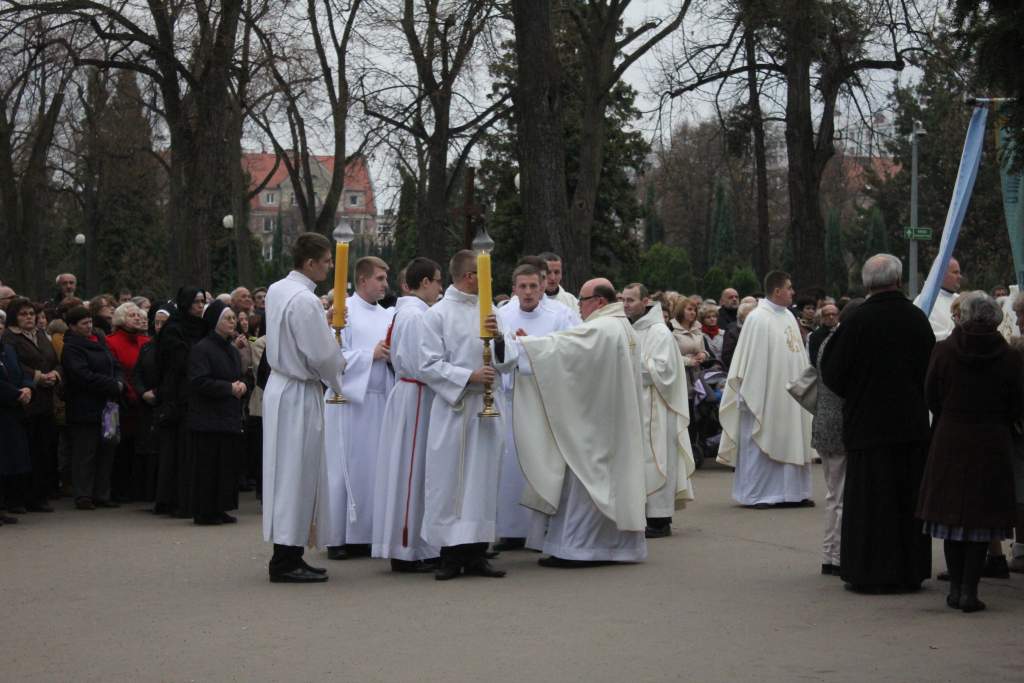 Msza Święta na legnickim cmentarzu