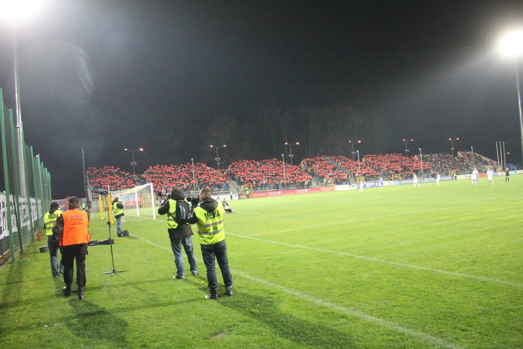 Stadion im. Orła Białego z kompletem publiczności