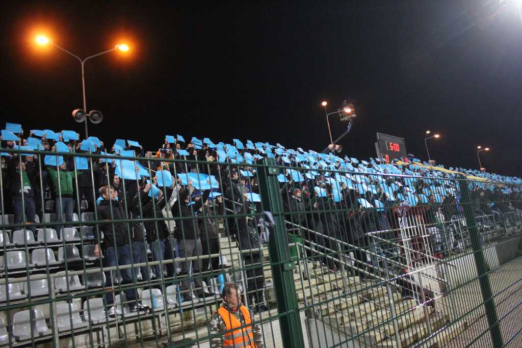 Stadion im. Orła Białego z kompletem publiczności