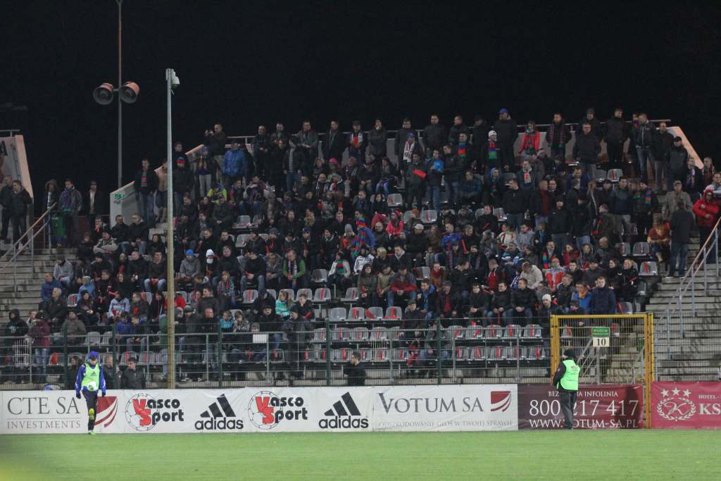Stadion im. Orła Białego z kompletem publiczności