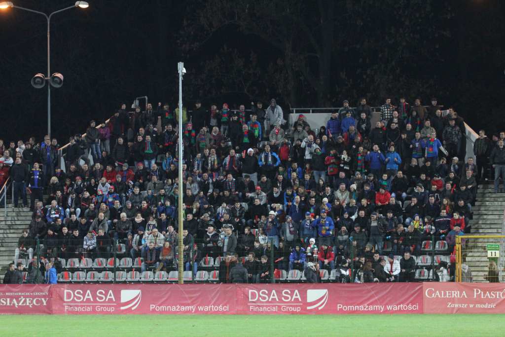 Stadion im. Orła Białego z kompletem publiczności