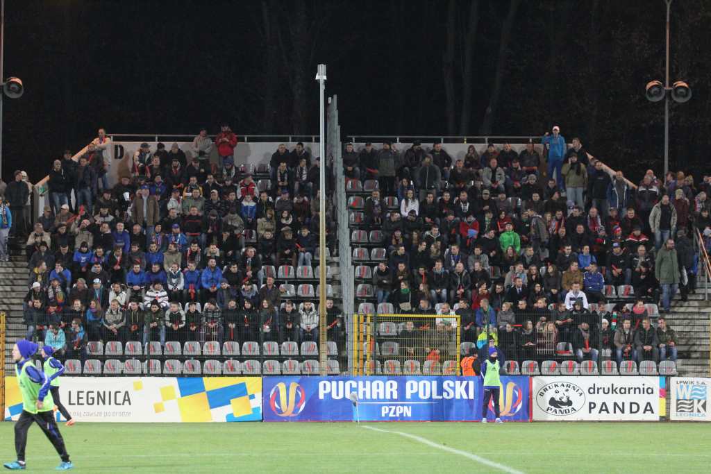 Stadion im. Orła Białego z kompletem publiczności