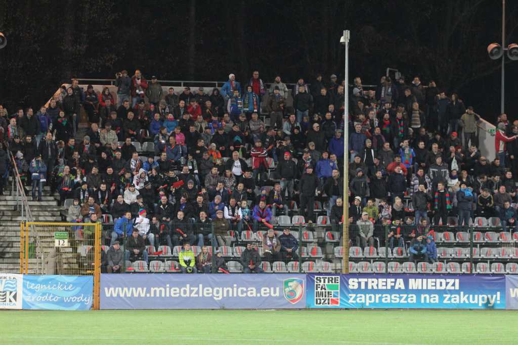 Stadion im. Orła Białego z kompletem publiczności