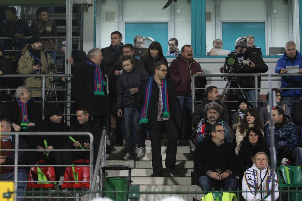 Stadion im. Orła Białego z kompletem publiczności