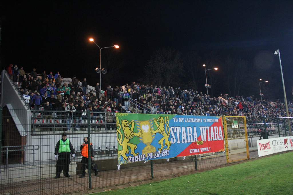 Stadion im. Orła Białego z kompletem publiczności