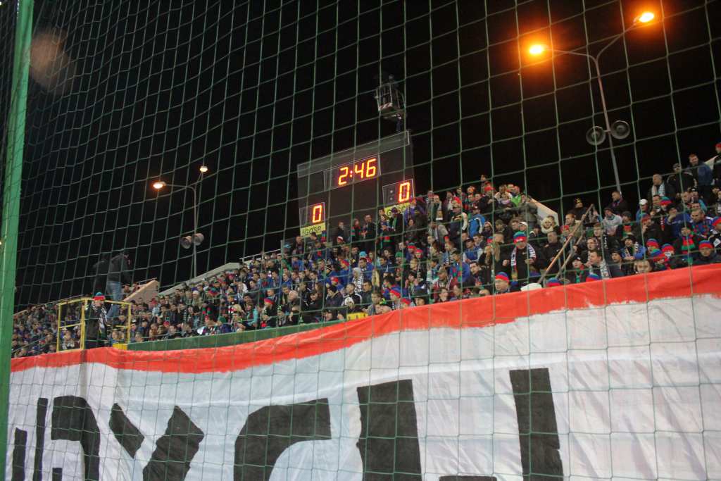 Stadion im. Orła Białego z kompletem publiczności