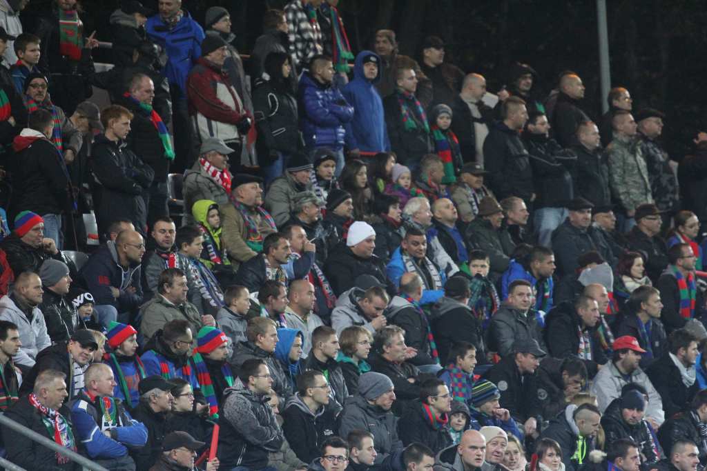 Stadion im. Orła Białego z kompletem publiczności