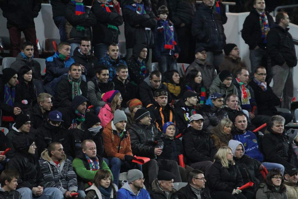 Stadion im. Orła Białego z kompletem publiczności