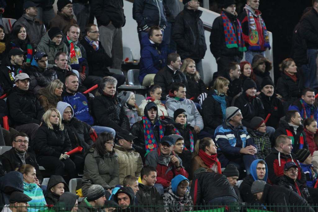 Stadion im. Orła Białego z kompletem publiczności