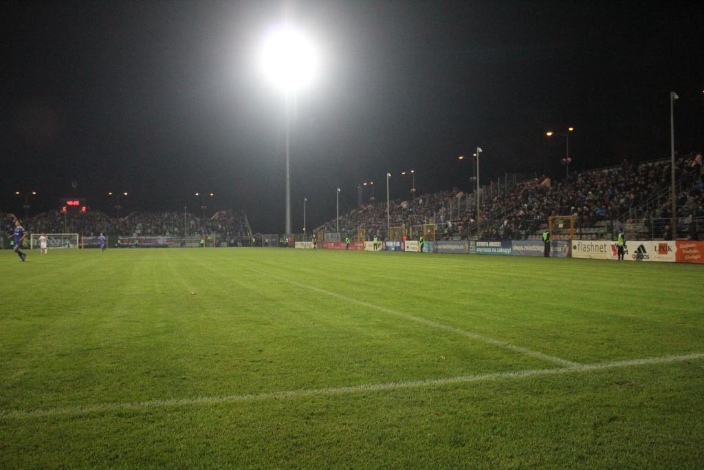 Stadion im. Orła Białego z kompletem publiczności