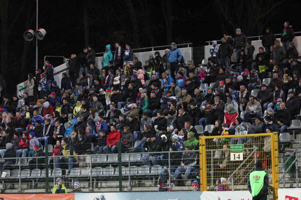 Stadion im. Orła Białego z kompletem publiczności