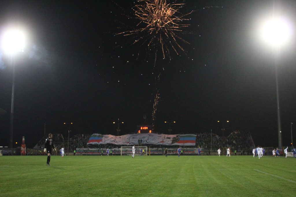 Stadion im. Orła Białego z kompletem publiczności