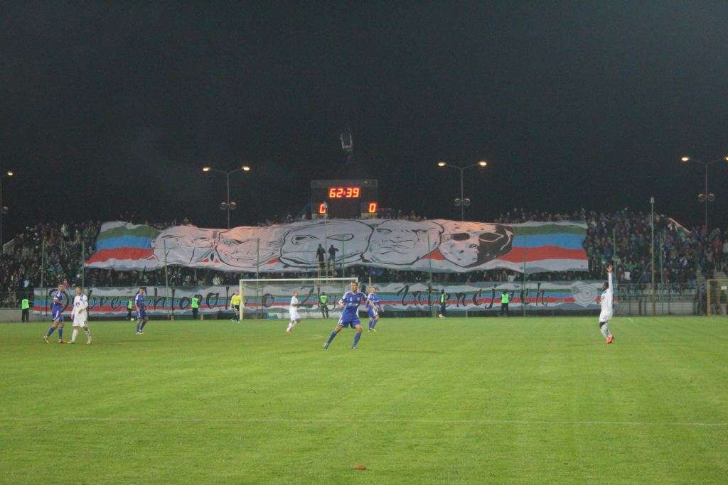 Stadion im. Orła Białego z kompletem publiczności