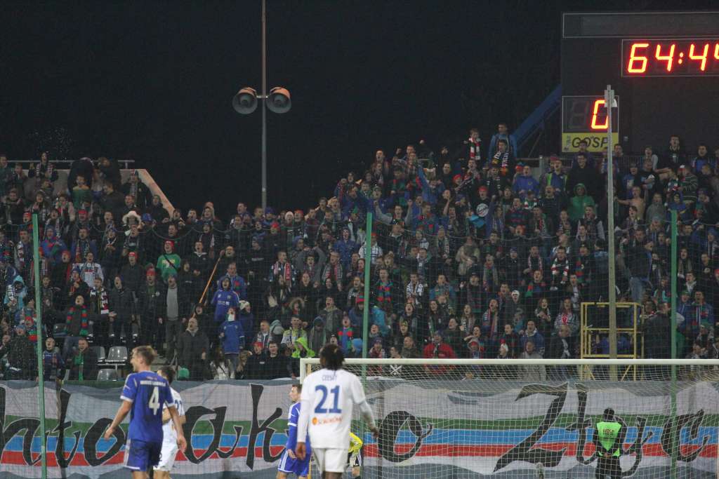 Stadion im. Orła Białego z kompletem publiczności