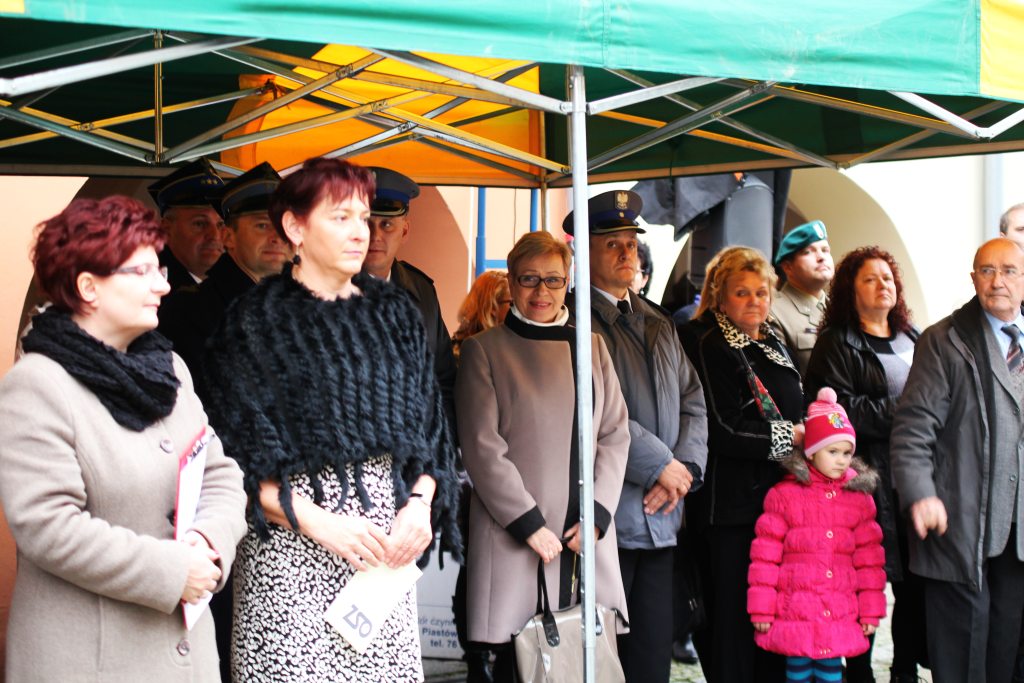 Uczniowie klas mundurowych ślubowali w Rynku