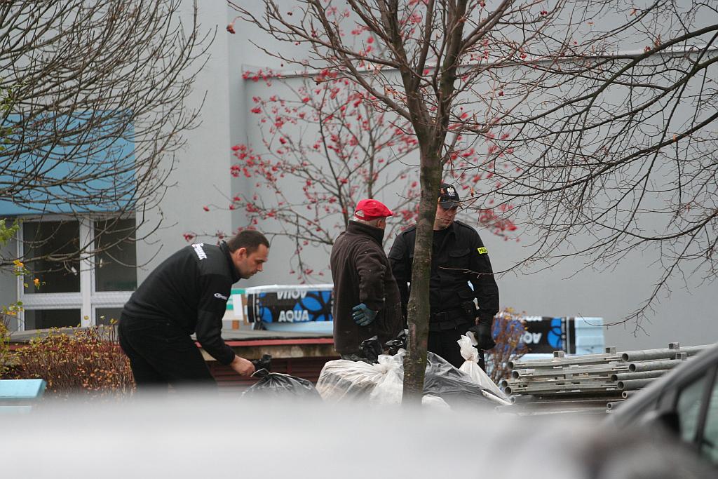 Policja namierza „bombiarza”. SOR odsyła pacjentów