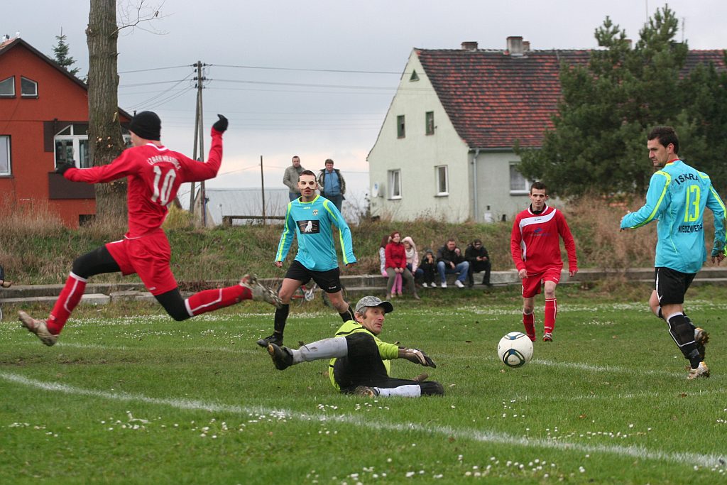 Klasa A: LKS Czarni - Iskra 3:3
