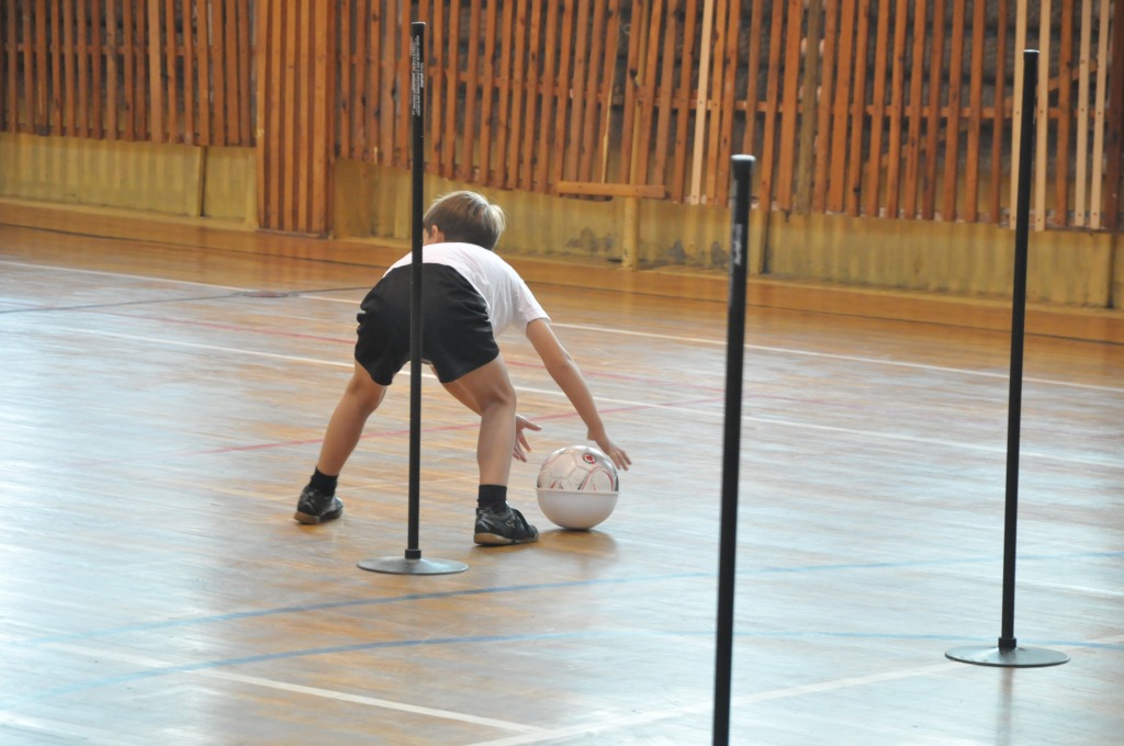 Sportowa lekcja maturzystów i przedszkolaków