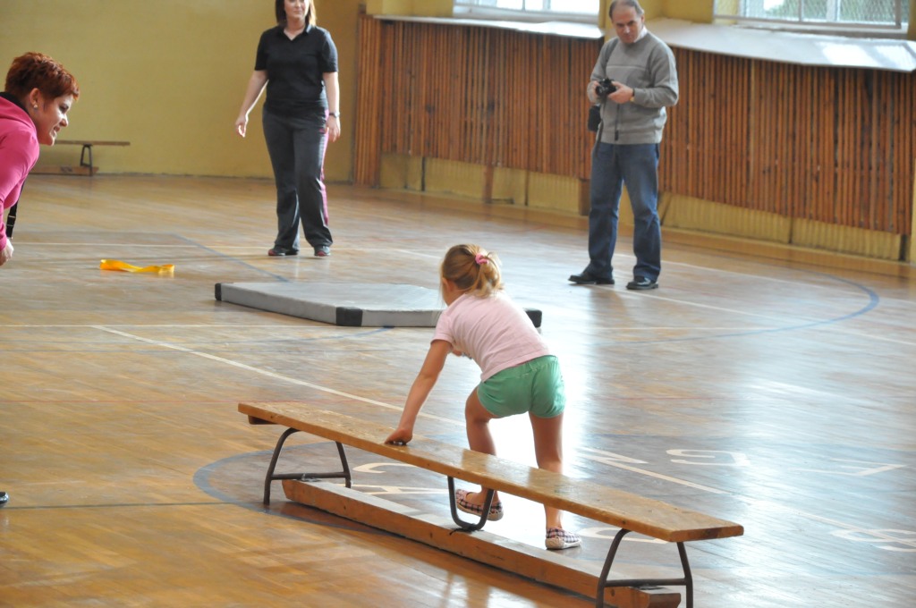 Sportowa lekcja maturzystów i przedszkolaków