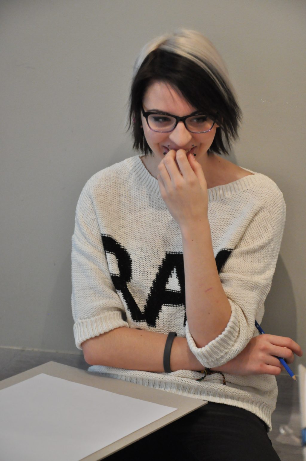 Uczniowie ALO projektują okładkę gazety satyrycznej