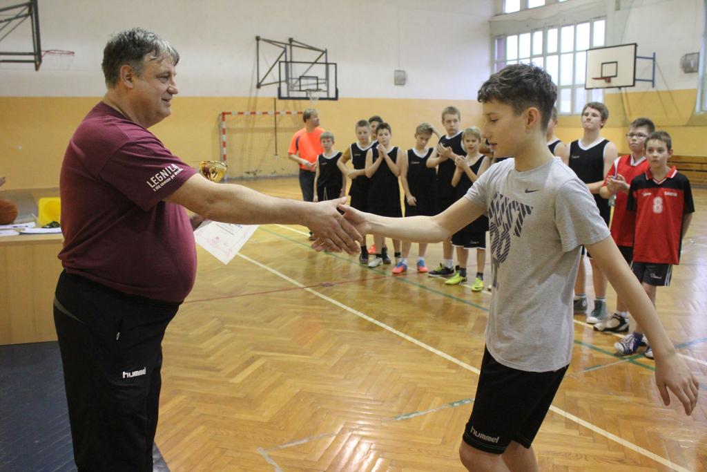 Chłopcy z SP18 najlepsi w Legnicy cz2