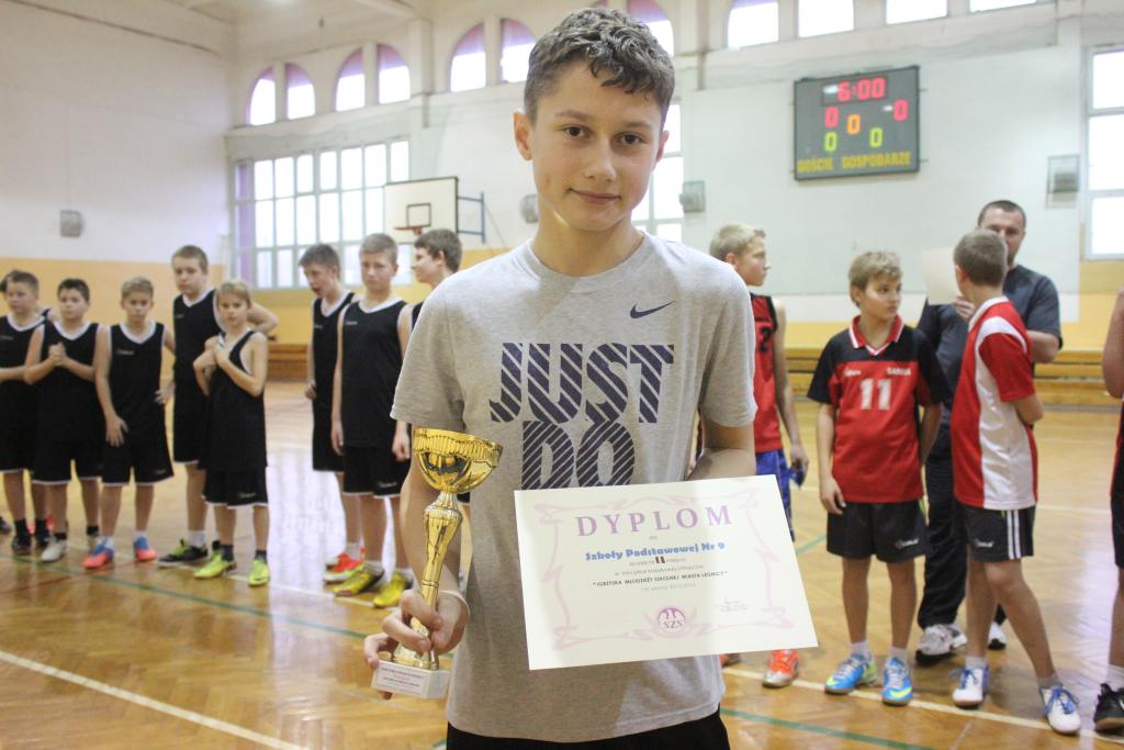 Chłopcy z SP18 najlepsi w Legnicy cz2