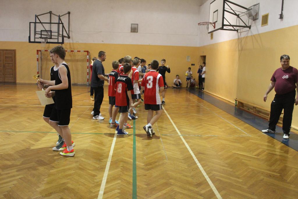 Chłopcy z SP18 najlepsi w Legnicy cz2