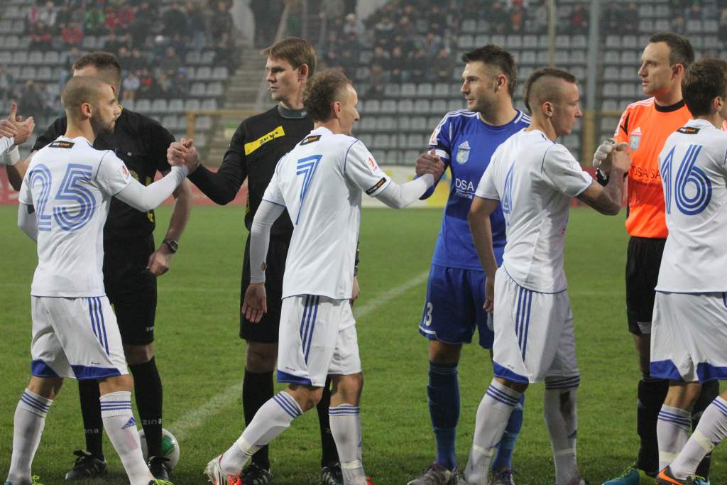 Tylko remis we mgle na pożegnanie z ligą
