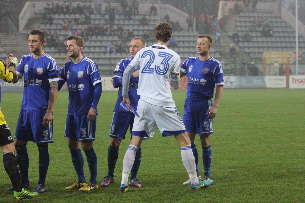 Tylko remis we mgle na pożegnanie z ligą
