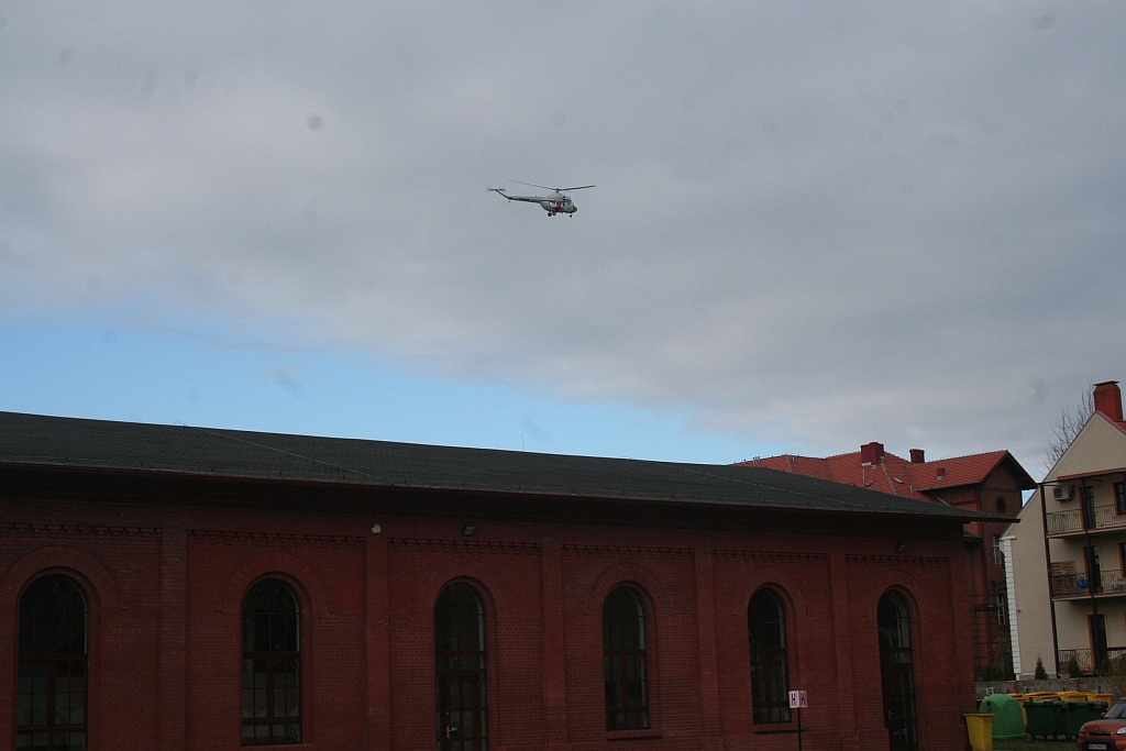 Policyjny helikopter lądował w PWSZ
