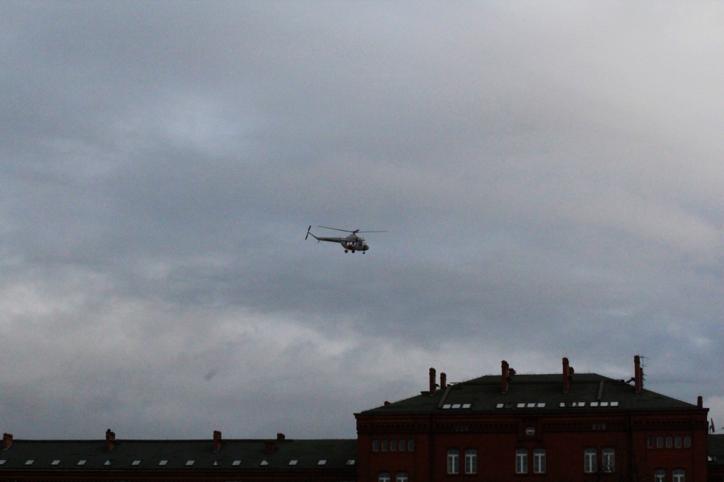 Policyjny helikopter lądował w PWSZ