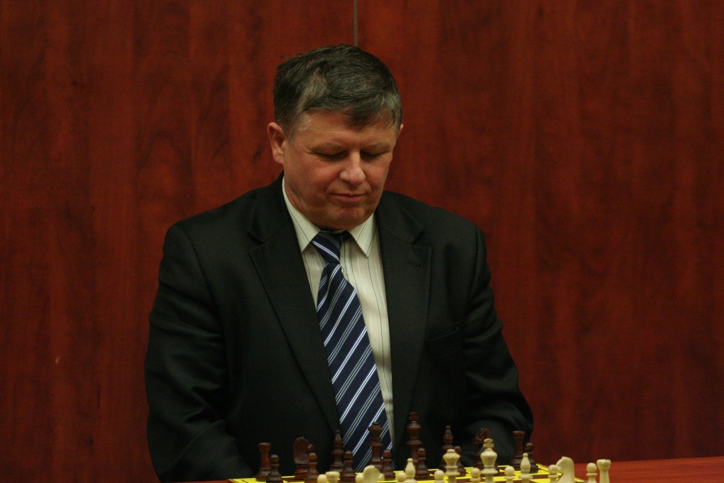 Symultana szachowa z wojewodą Aleksandrem Markiem Skorupą
