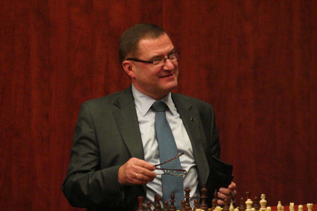 Symultana szachowa z wojewodą Aleksandrem Markiem Skorupą
